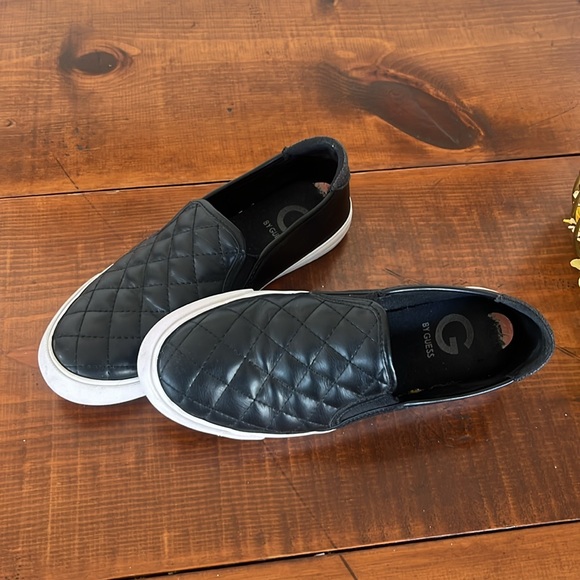 Guess black quilted loafers - Picture 2 of 5